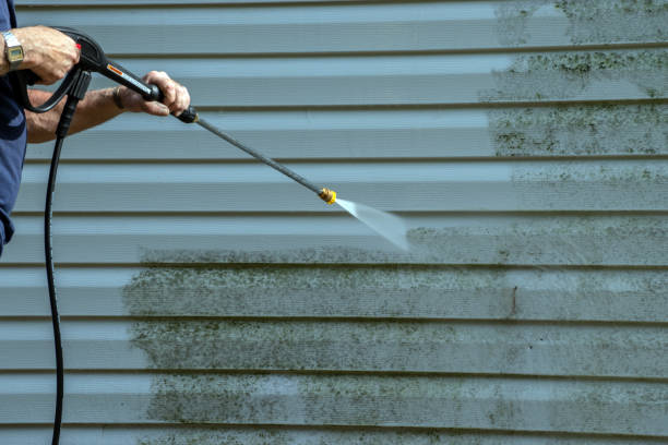 Best Garage Pressure Washing  in New Lisbon, WI